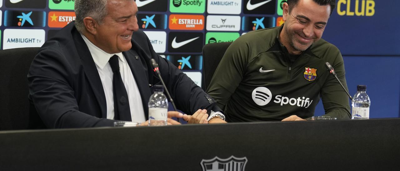 Laporta justifica su apoyo en Xavi en que tiene &quot;un proyecto ganador&quot;