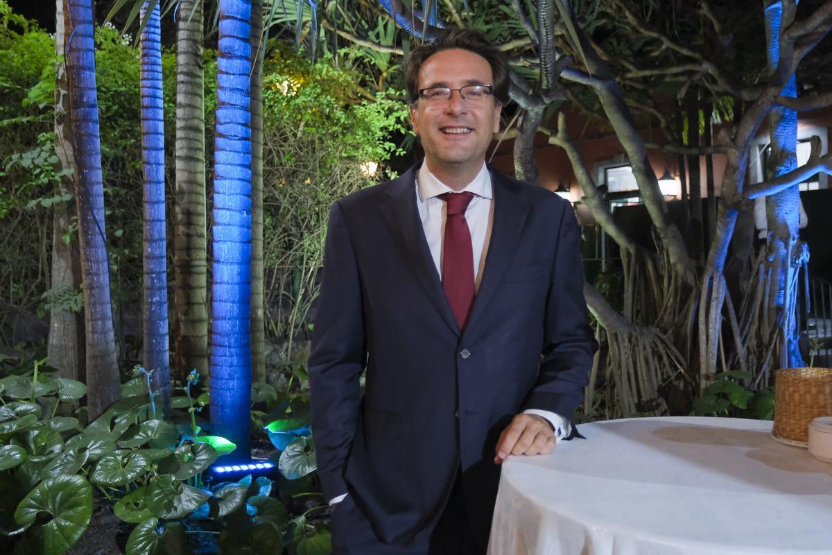 El juez decano de Las Palmas, Juan Avello, en el Jardín de la Marquesa de Arucas.