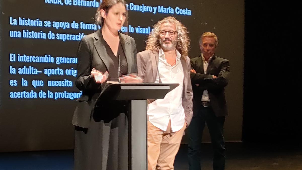 María Costa y Bernardo Hernández recogían el premio al Mejor Cortometraje que les concedía el público que asistía a la gala con sus votos a través de sus dispositivos móviles.