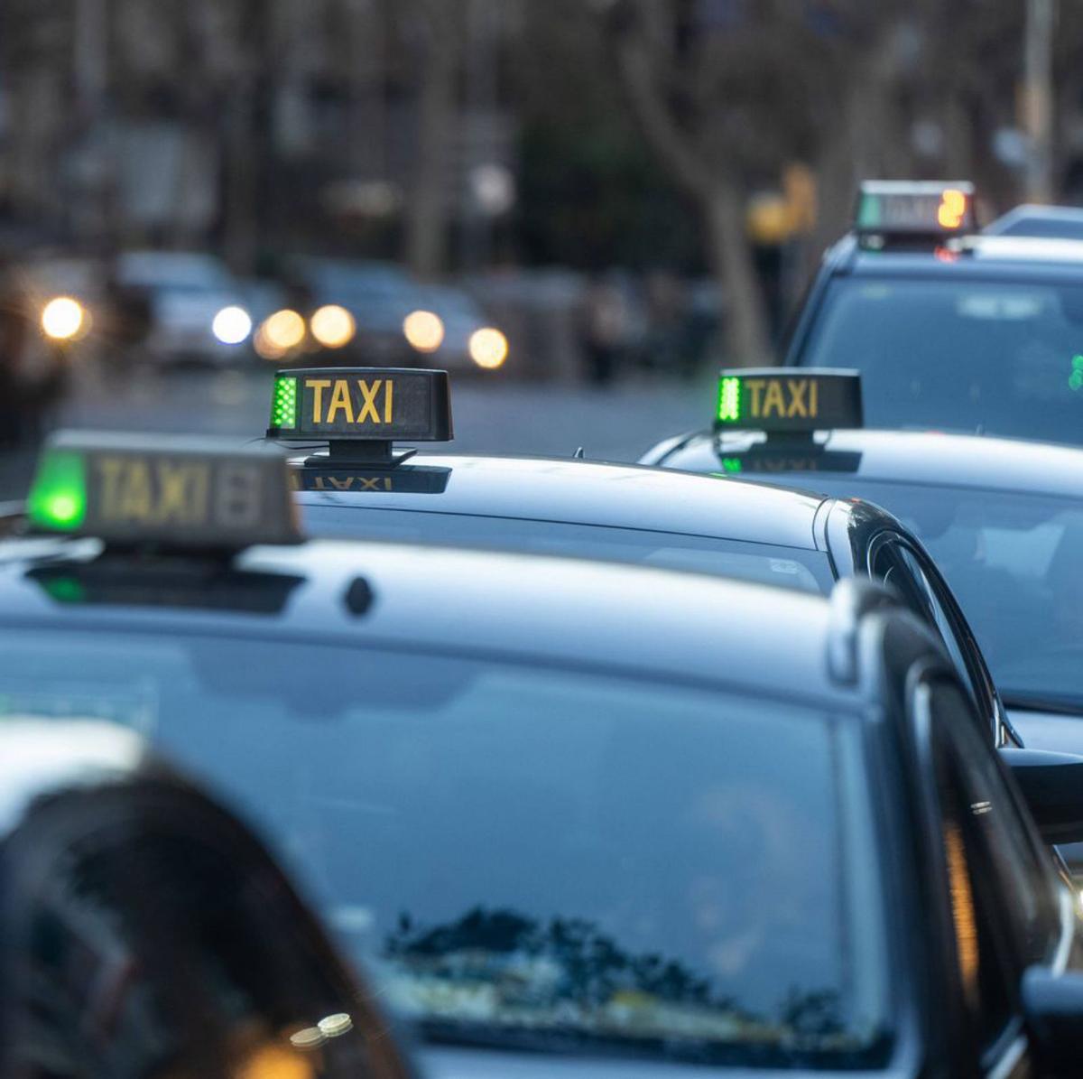 La llei que erradica els VTC no tancarà el conflicte del taxi