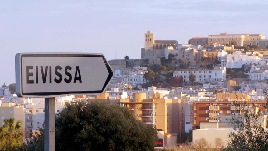 Ni &#039;Eivissa&#039; ni &#039;Lleida&#039;: el Instituto Cervantes recomienda &#039;Ibiza&#039; y &#039;Lérida&#039;