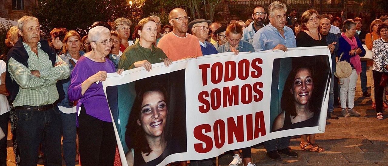 La última manifestación que la familia y amigos de Sonia Iglesias celebraron, en agosto de 2019. |   // RAFA VÁZQUEZ