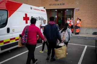 Así se han instalado los vecinos de Zaragoza en los pabellones por el aumento del caudal del río Ebro