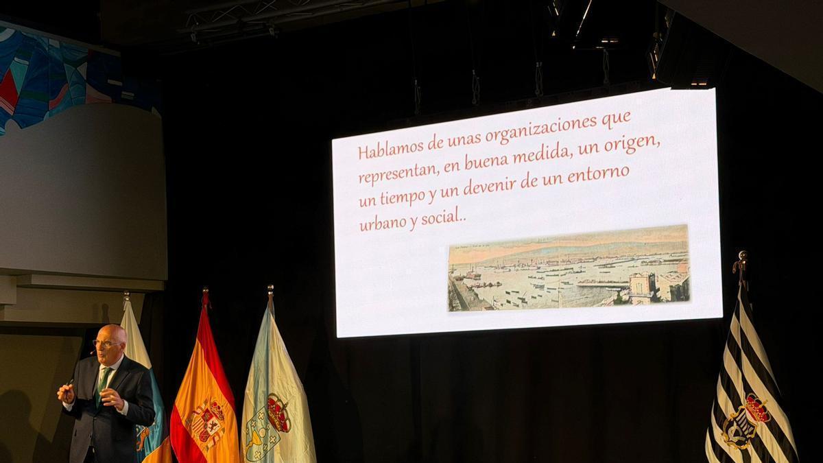 El Victoria y la Casa de Galicia se hermanan con gaita y coros