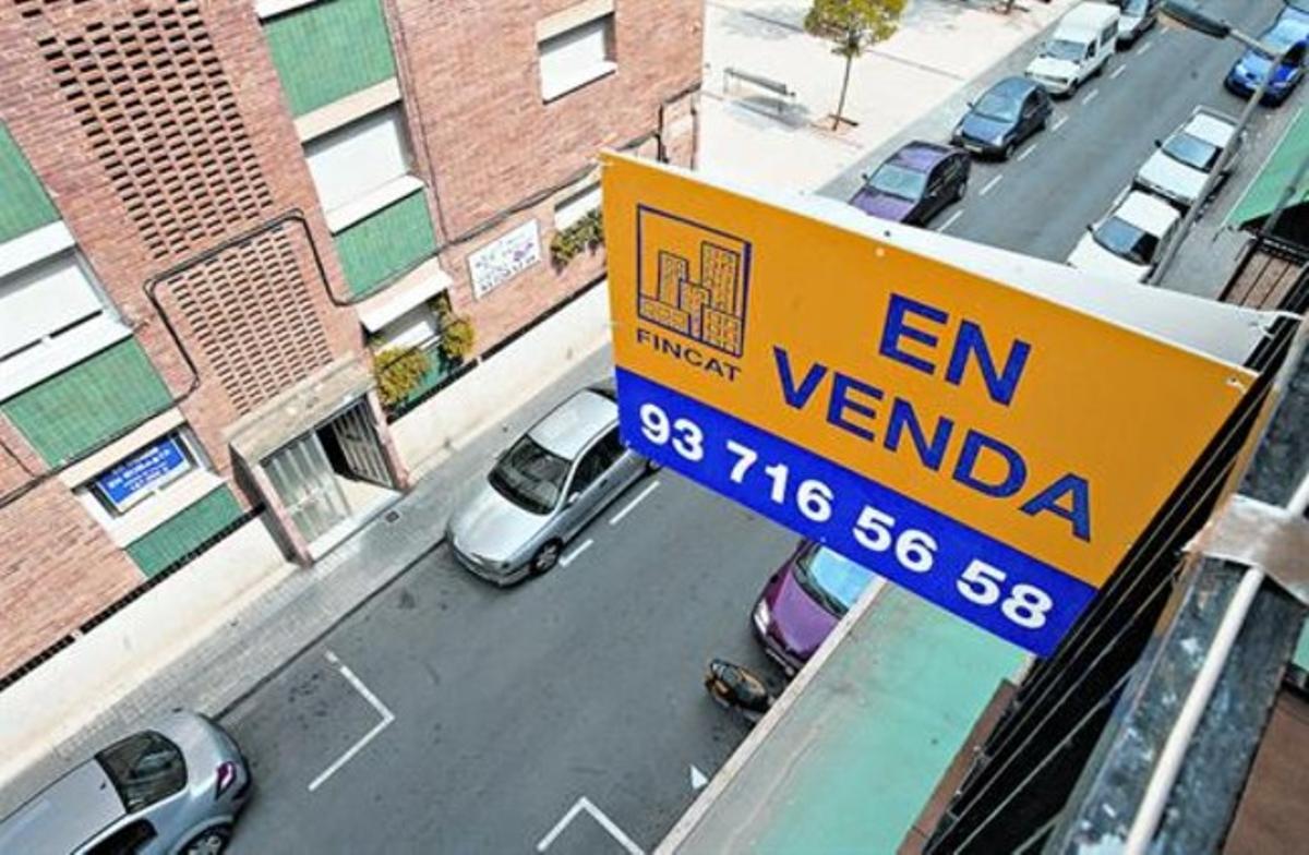 Un pis en venda al carrer de d’Archidona, al barri de Puiggener de Sabadell. Un pis en venda al carrer de d’Archidona, al barri de Puiggener de Sabadell.