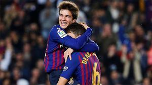 Denis Suárez marcó el cuarto del Barça con una brillante asistencia de Riqui Puig