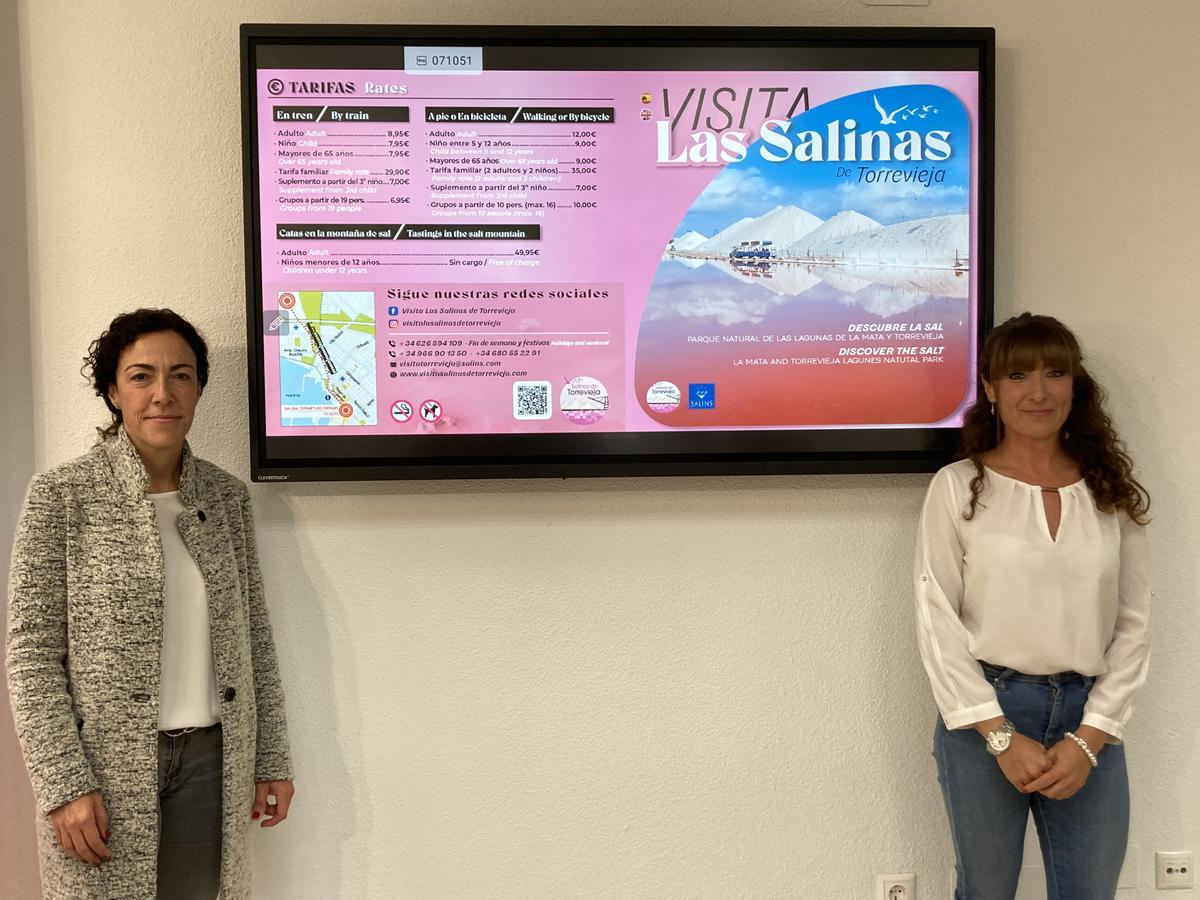 La edil de Turismo, Rosario Martínez Chazarra y la responsable de Turismo de Salins España, Ana Raquel López, durante la presentación