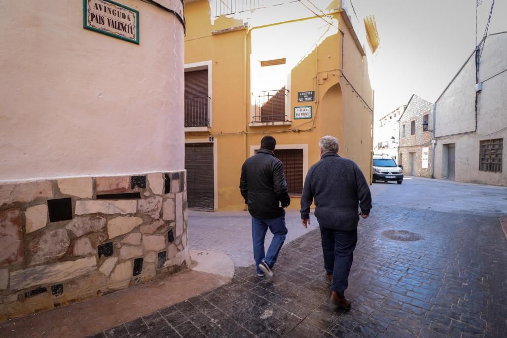 Así están las calles de los pueblos de Alicante que están en riesgo de desaparecer