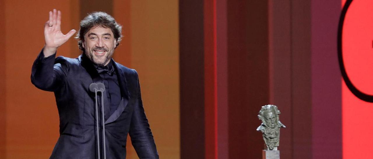 Javier Bardem recibe el Goya al mejor actor.