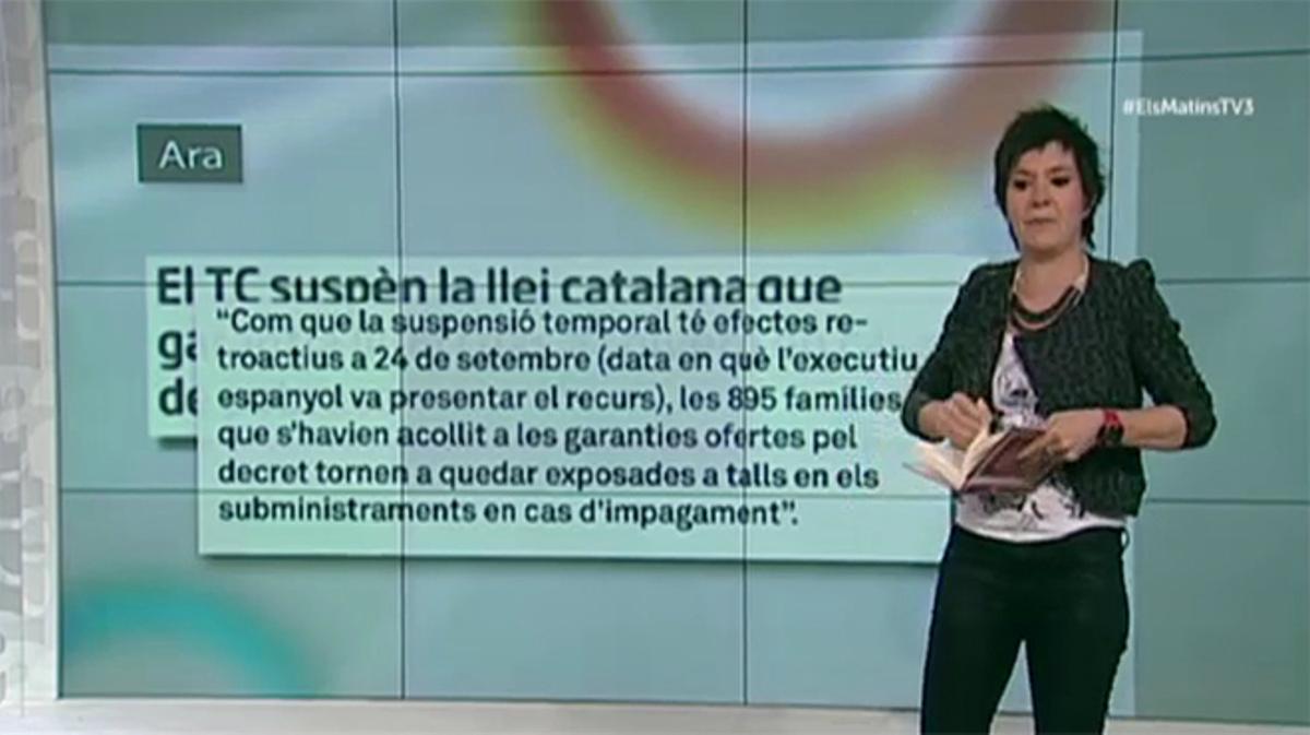 Empar Moliner crema una Constitució a TV-3