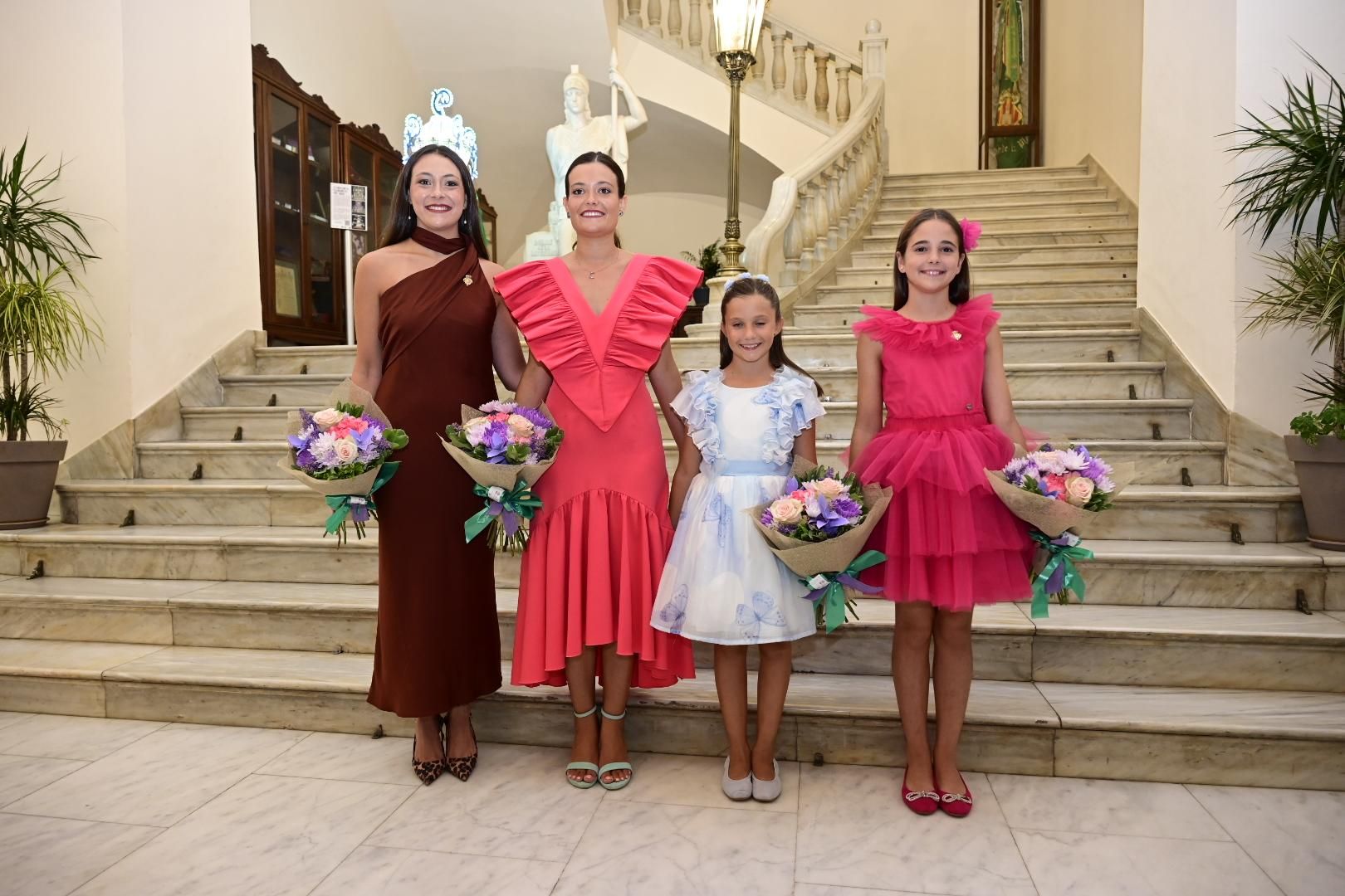 Galería de fotos: Clara Sanz Sobrino y Ana Colón Sastriques, reina y reina infantil de las fiestas de Castelló 2026
