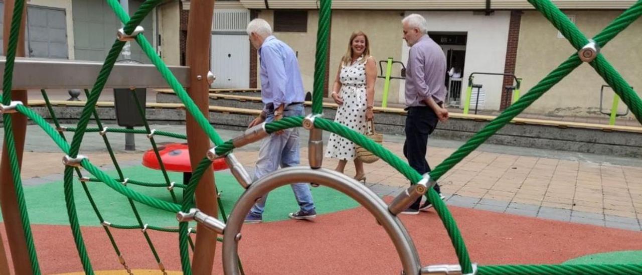 El parque infantil del grupo de viviendas La Concordia, tras su remodelación.