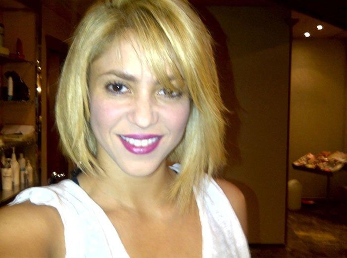 Shakira cambia de look - Stilo