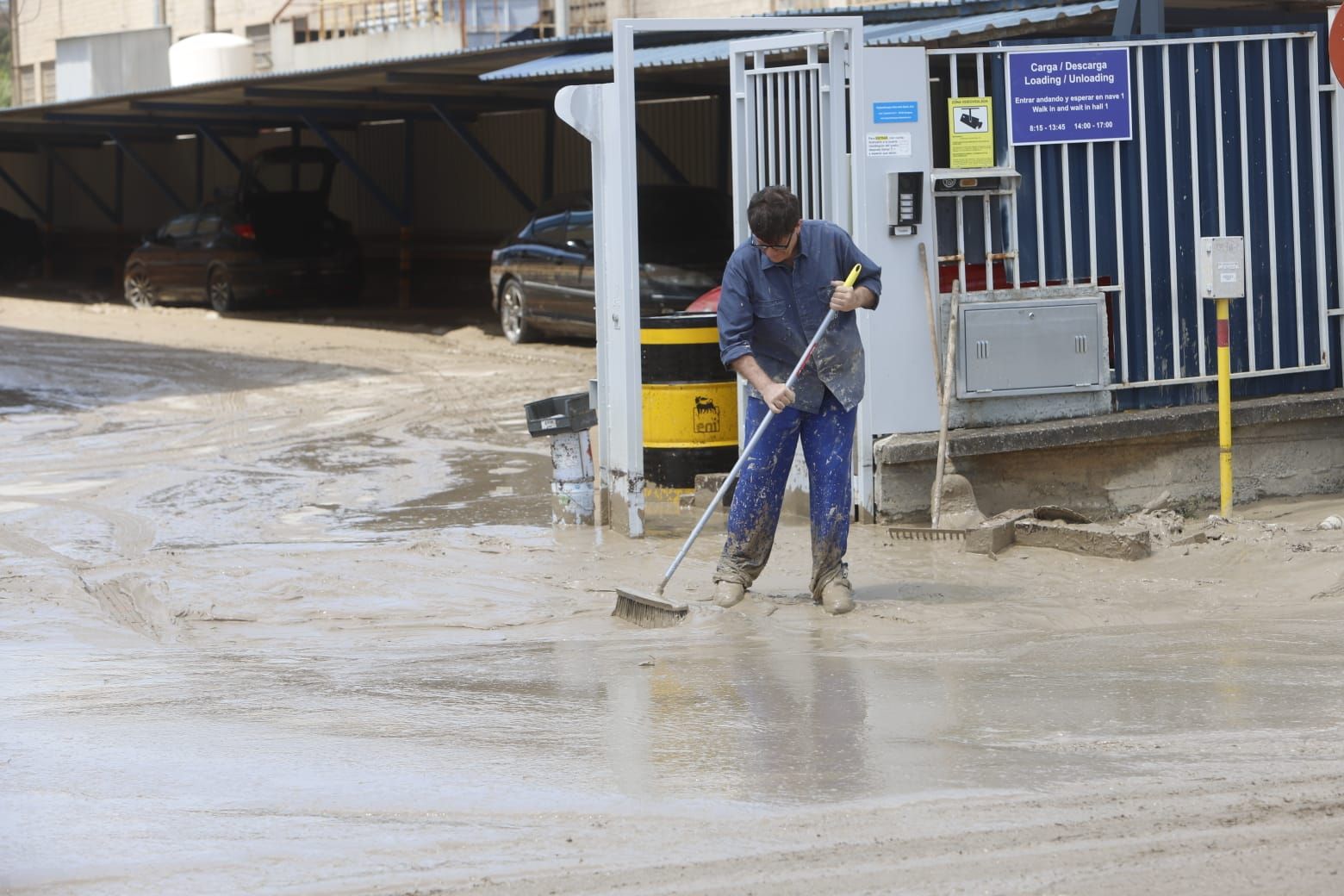 Así han quedado las empresas de la Cartuja Baja y el Tercer Cinturón después de la tormenta