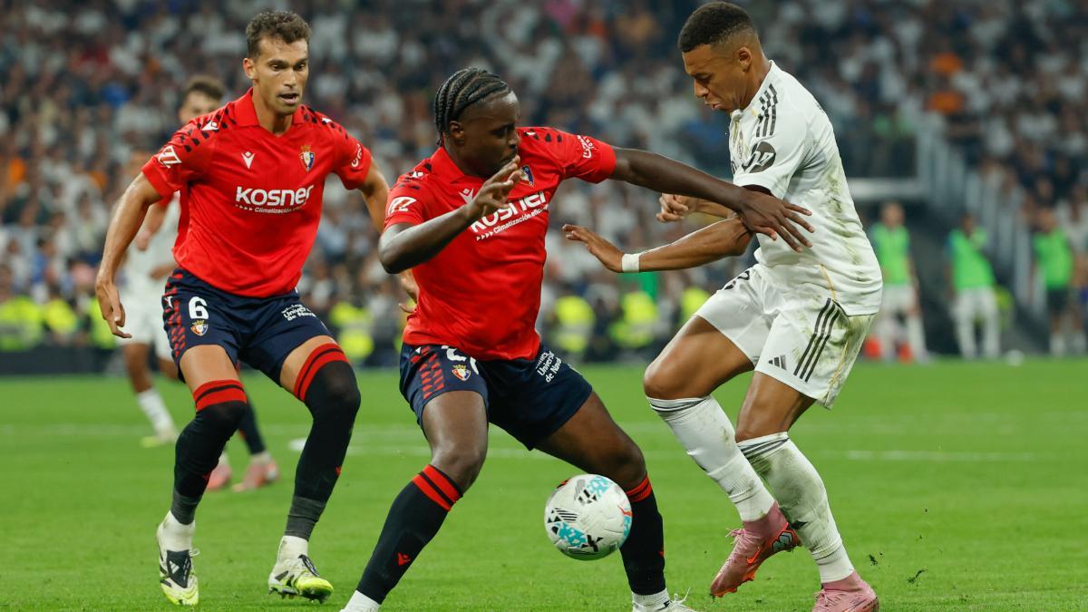 Kylian Mbappé se toma con Boyomo en uno de los duelos del partido