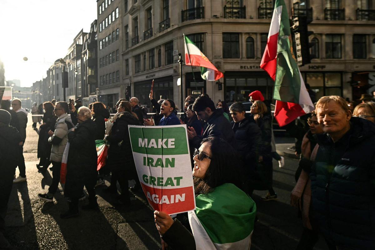 Manifestación en Londres contra la represión de Irán durante las protestas