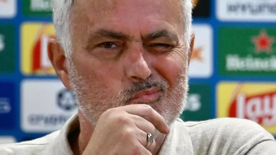 Mourinho: “Lo que me incomoda es que sepa el nombre del árbitro tres semanas antes del partido”