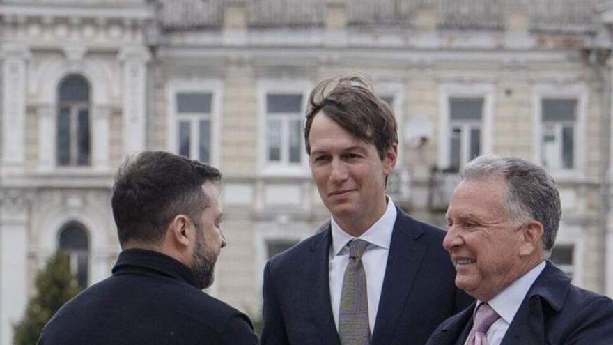 Els emissaris de la Casa Blanca a Kíiv miren de reactivarla iniciativa de pau