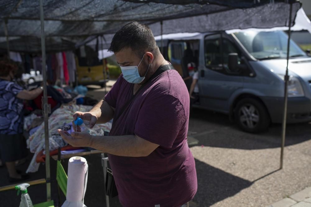 Mercadillo de la nueva normalidad en Zamora