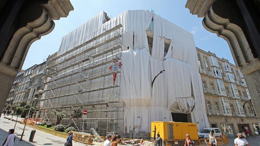 La antigua sede del Mercantil, en obras para convertirse futuro cuartel general del Celta. // Marta G. Brea