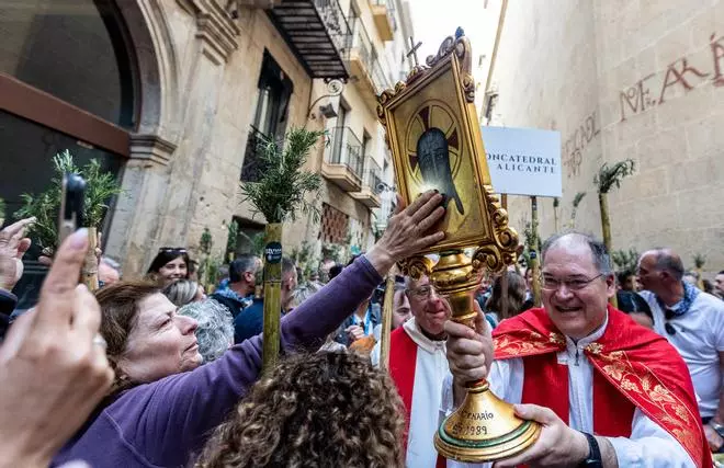 La romería a la Santa Faz marca el pulso de la ciudad de Alicante