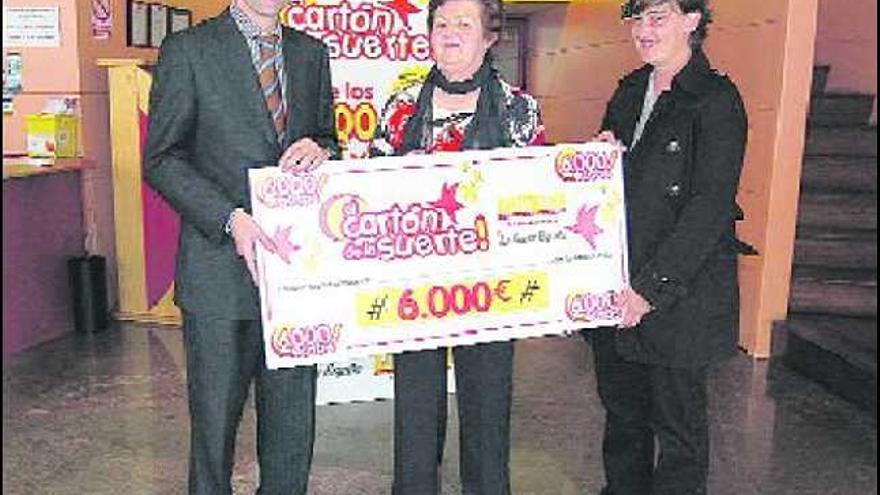 Maravilla González, de Navia, gana el décimo premio de 6.000 euros
