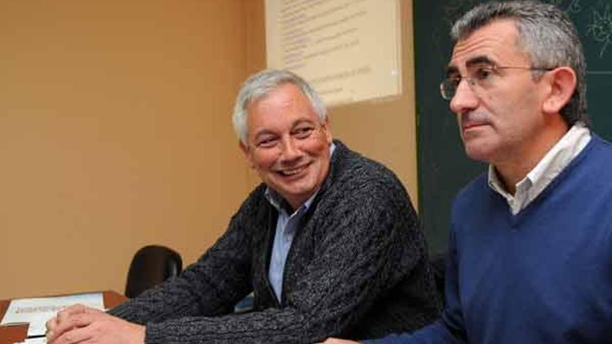 Vázquez, con Moncho Millán, onte na asamblea comarcal.