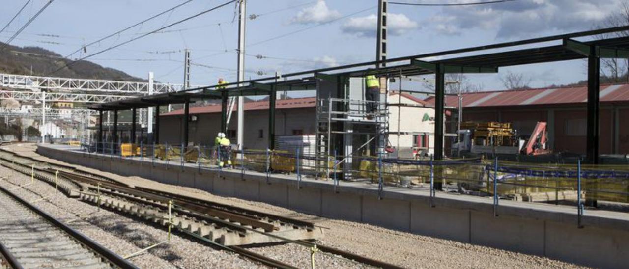 Obras del AVE a Asturias en la estación de Lena en diciembre. | F. Rodríguez