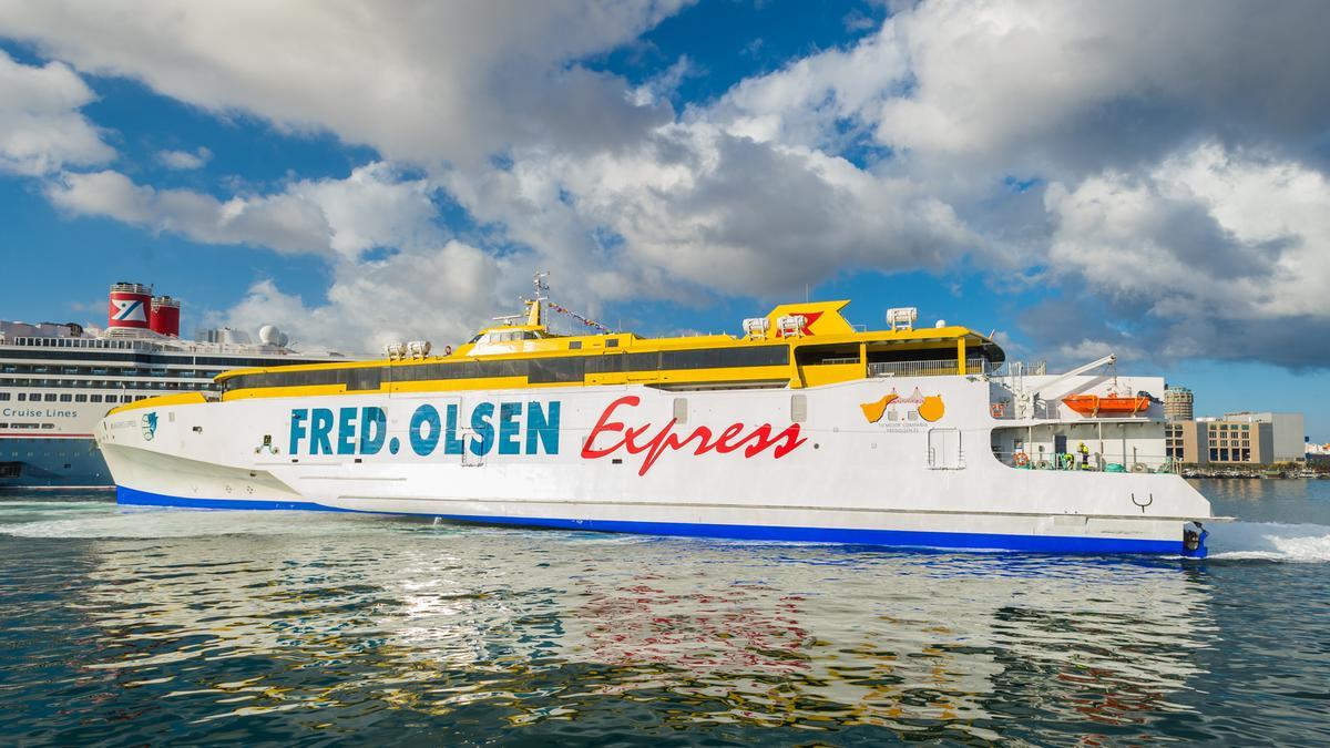Llegada del nuevo trimarán de Fred. Olsen, Bañaderos Express, al Puerto de Las Palmas.