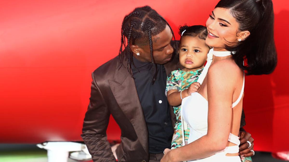 Travis Scott, Stormi y Kylie Jenner en la premiere de &quot;Look Mom I Can Fly'