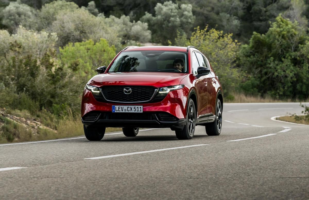 La tercera generación del SUV Mazda CX-5 actualiza su imagen, incrementa su habitabilidad y estrena conectividad con Google