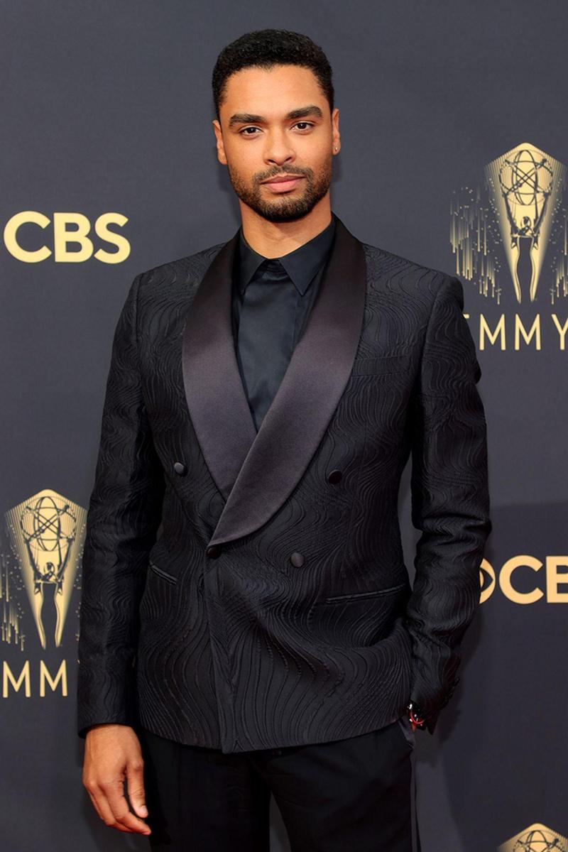 Regé-Jean Page en los Premios Emmys 2021