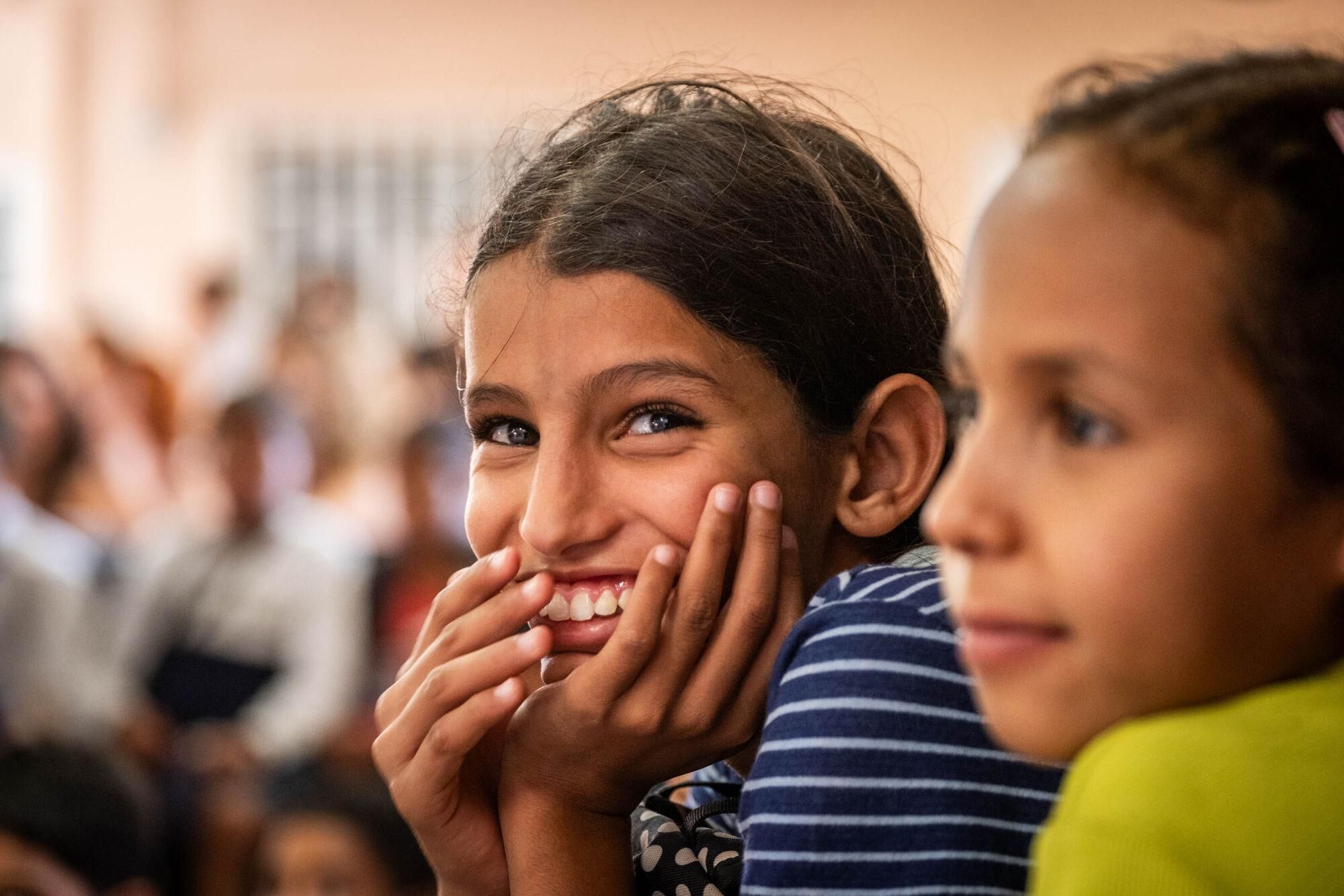 Recepción de los niños de los campamentos saharauis del programa Vacaciones en paz por sus familias de acogida
