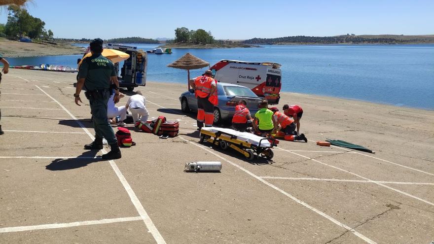70 efectivos de emergencias participan en la simulación de accidentes acuático y de tráfico en Orellana