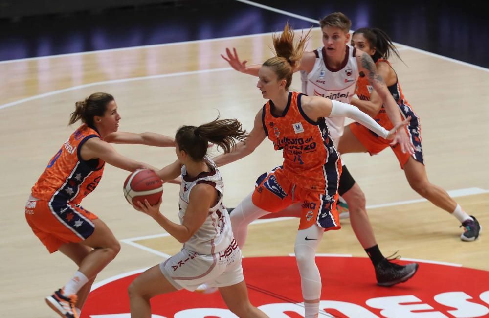 Primer partido del Valencia BC Femenino en la Liga