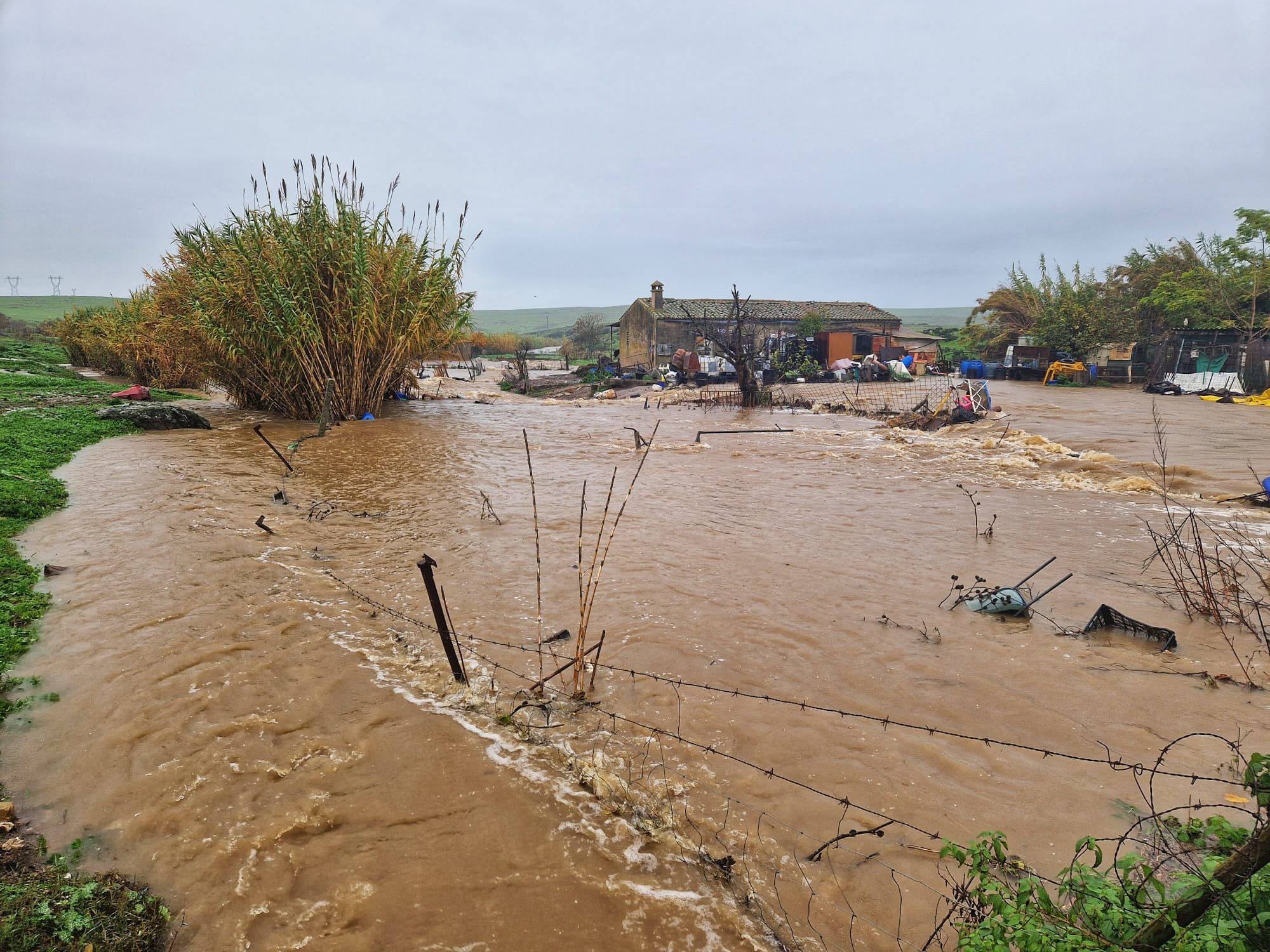 Así ha sido la apertura del embalse de Guadiloba