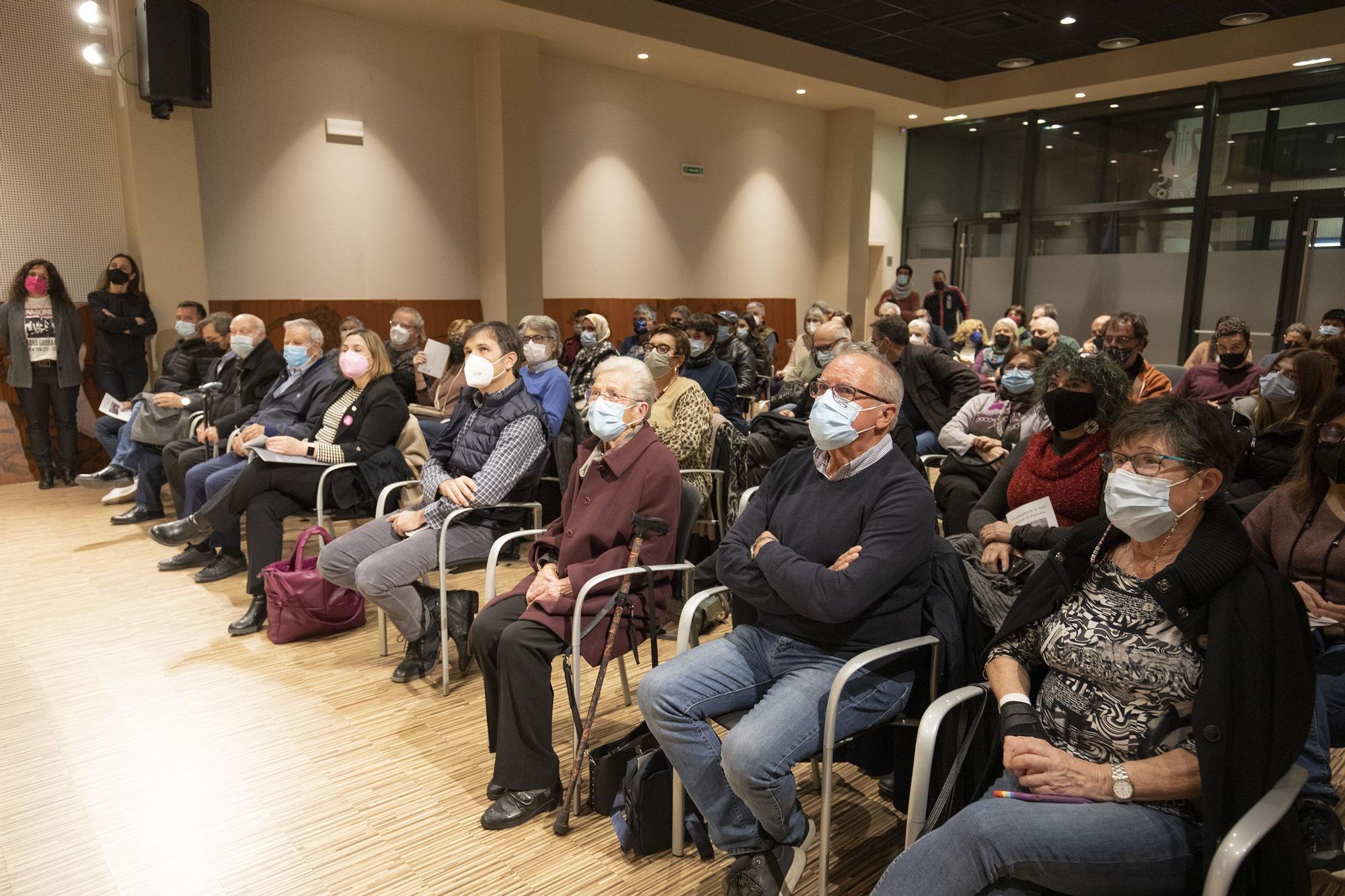 Un grup d’alumnes i quatre professors de l’Institut Ramon Muntaner han tret a la llum, han catalogat i han documentat una obra pictòrica dedicada al «Quixot»