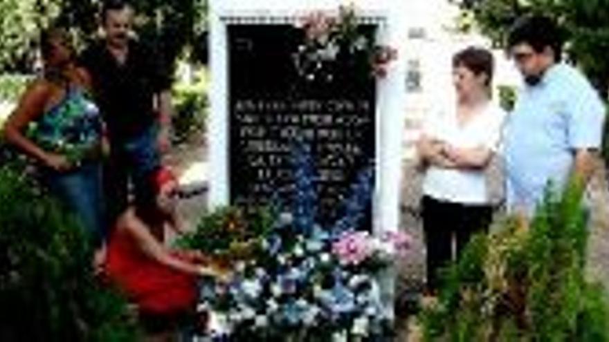 Flores para los desaparecidos en la guerra