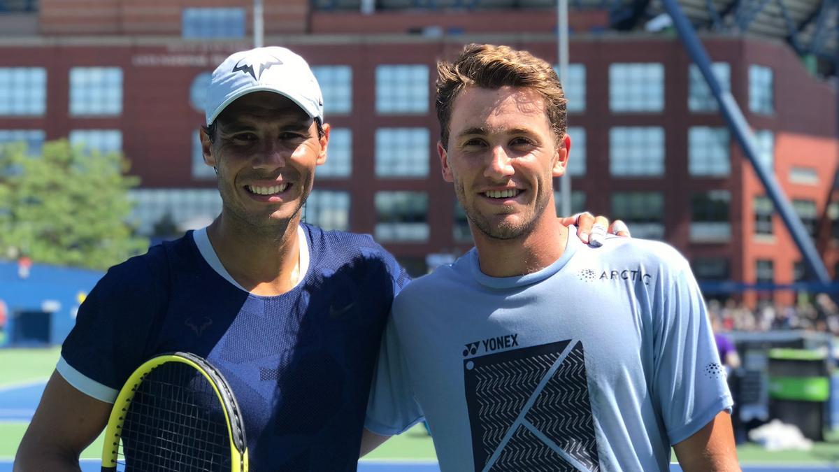 Rafa Nadal y Casper Ruud, en un entrenamiento en la Rafa Nadal Academy de Manacor