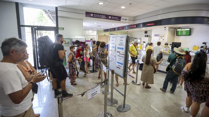 Transporte abarata los billetes del AVE hasta un 50% pero excluye a Alicante y Elche