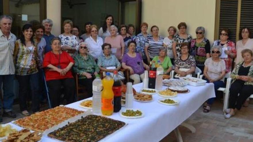 Fiesta para los alumnos del taller de memoria