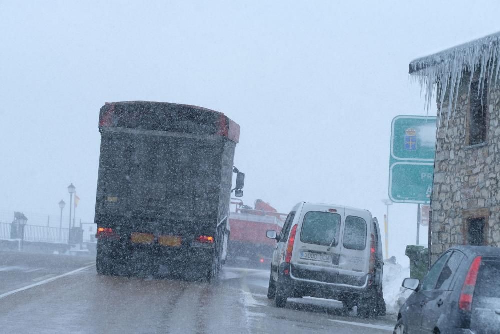 Nieve en el puerto de Pajares