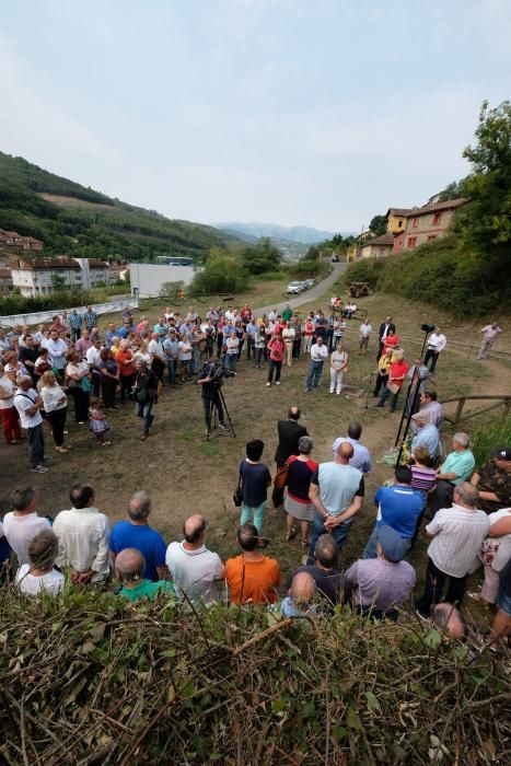 Homenaje a los mineros muertos en el accidente del pozo Santo Tomás de Turón