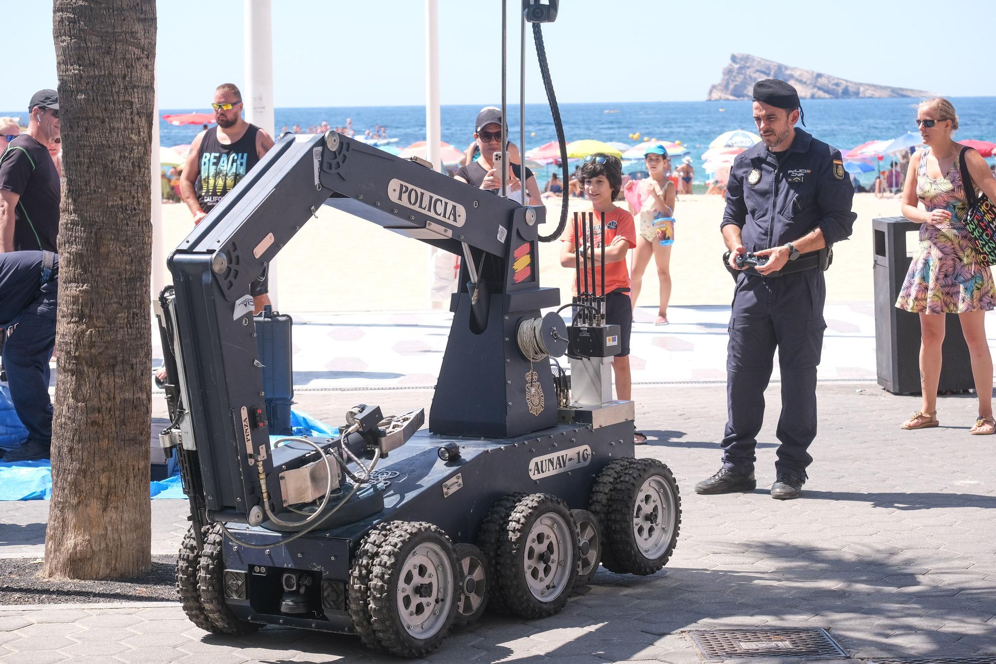 Así ha sido la exposición de medios de la Policía Nacional en Benidorm