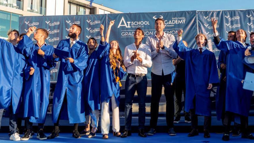 Rafa Nadal y Pau Gasol, en la ceremonia de graduación de la Academia de Nadal