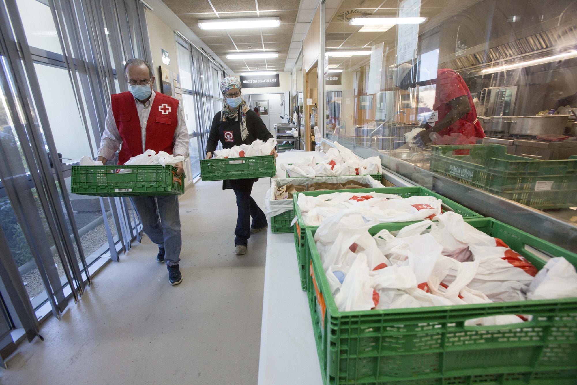 Alicante Gastronómica prepara más de 3.000 menús a la semana para personas sintecho