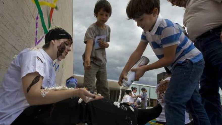 Jornada de juegos con arte en el MUA