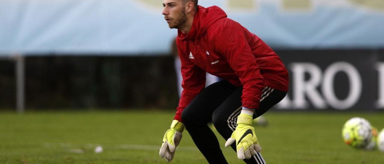 Néstor Díaz, en un entrenamiento en A Madroa en su etapa en el Celta.