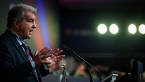 Joan Laporta, en su discurso ante los compromisarios en la Asamblea extraordinaria para validar el acuerdo con Nike.