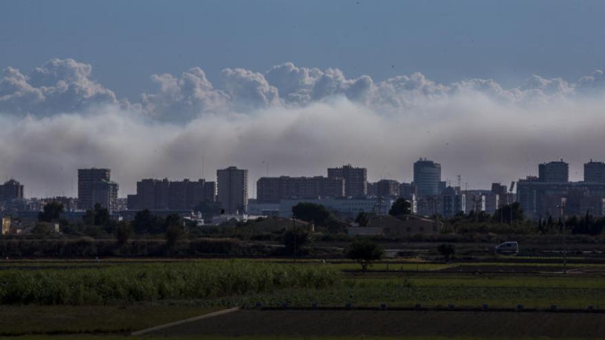 El humo de la paja vuelve a cubrir el cielo de València